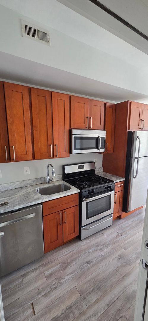 Building Photo - 134 6th St NE Unit 134 6th Street NE  3