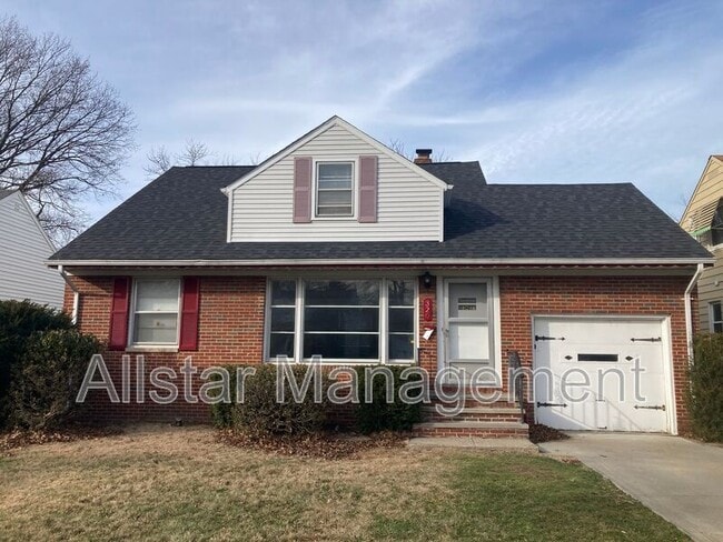 Building Photo - 320 Halle Dr