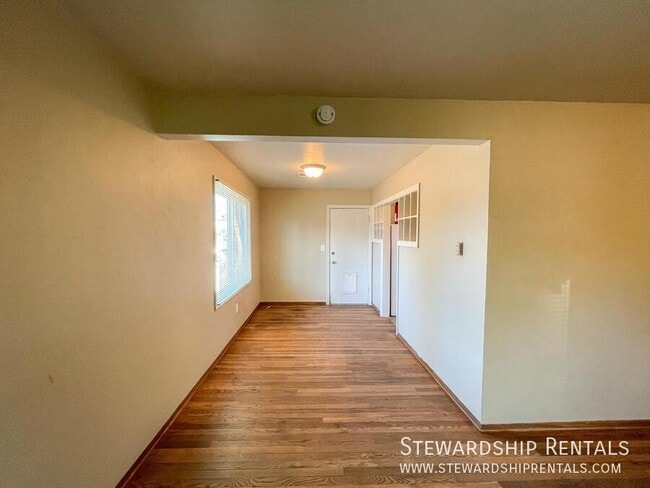 Photo - 2009 NW Tyler Ave