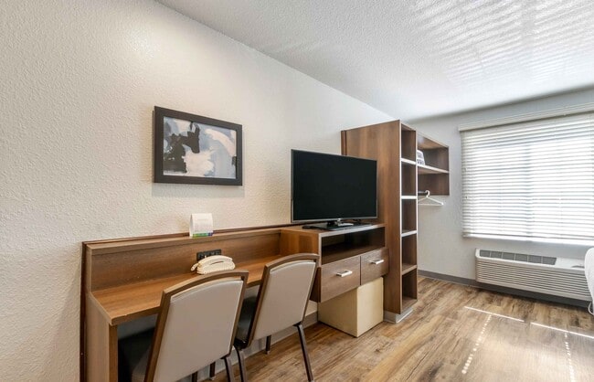 Furnished Studio-Clearwater