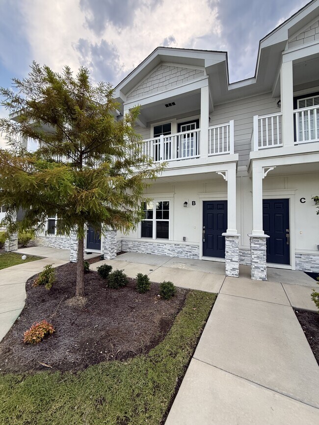 861 Maxine Ct