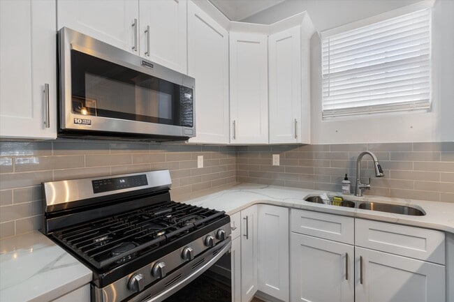 Photo - 385 Williford St