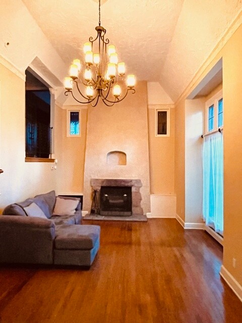 Photo - 2571 Ashurst Rd