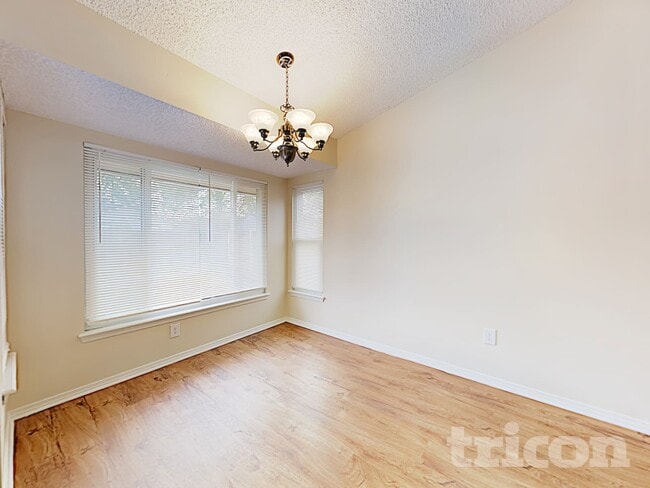 Photo - 1865 Shannon Lake Dr