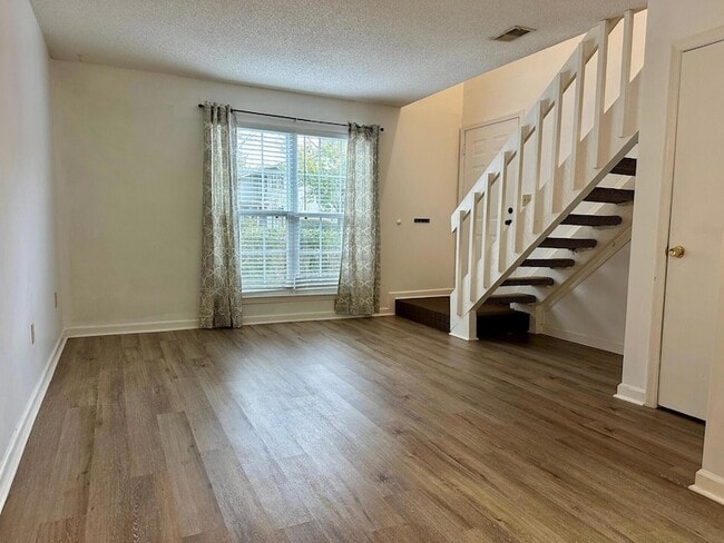 Photo - 2494 Etiwan Ave