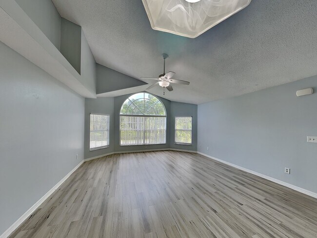 Photo - 2020 Royal Bay Blvd