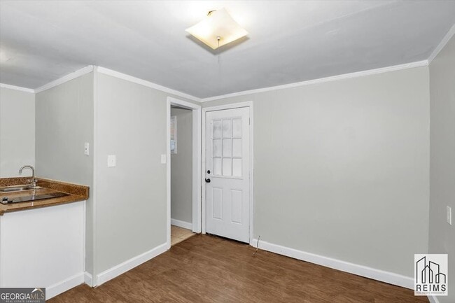 Photo - 1926 Howard Ave Unidad B