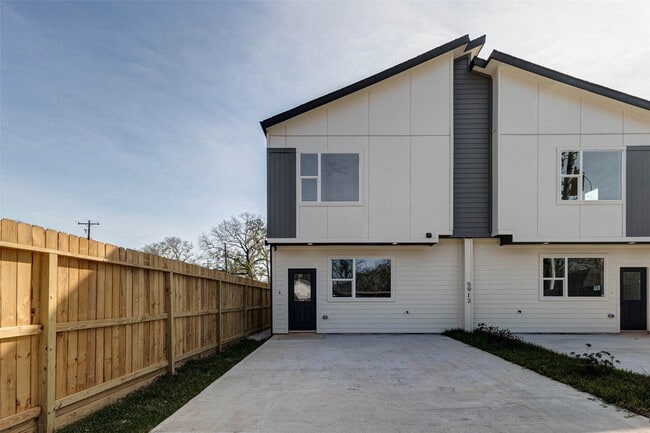 Photo - 5912 Mayle St