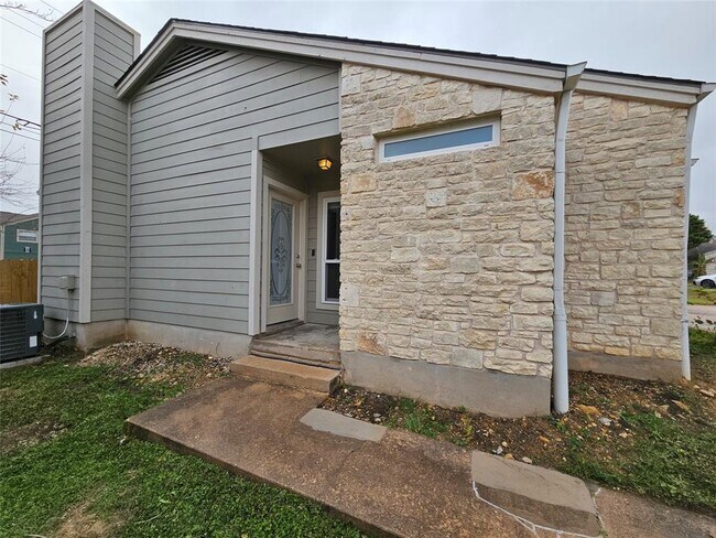 Photo - 1418 Hyridge Cir