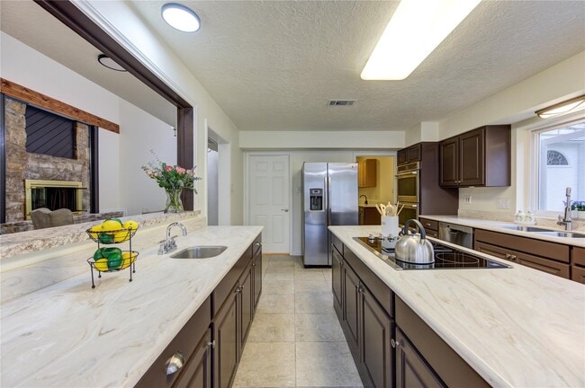Photo - 15754 Walkwood Dr
