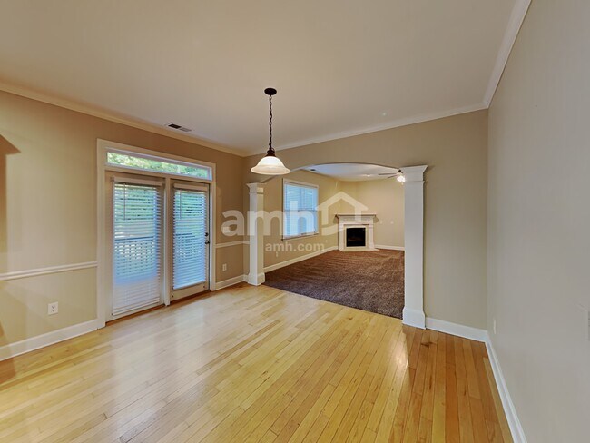 Photo - 111 Woodview Ct