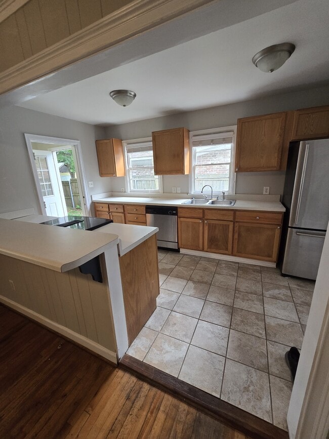 Photo - 329 E 63rd St