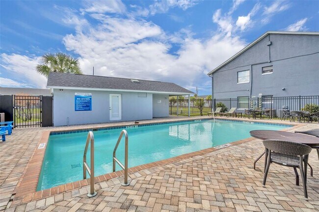 Photo - 4124 Pershing Pointe Pl Unit 4