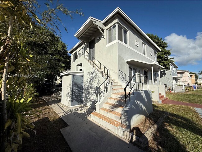 Building Photo - 2343 NW 14th St Unit 2343