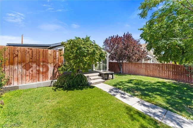 Photo - 605 L Ave