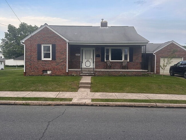 Building Photo - Welcome home