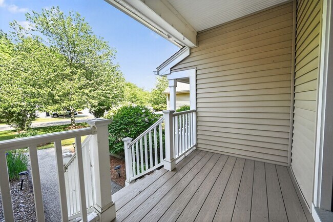 Photo - 6 Whitman Ln