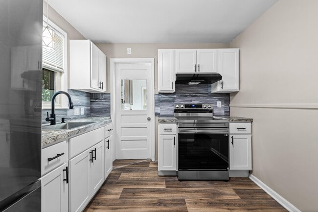 Photo - 4705 Jackson St