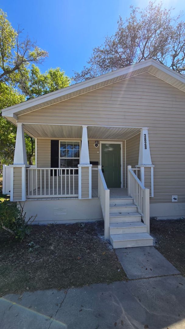 Building Photo - Updated South St. Petersburg Home – Comfortable Living in a Convenient Location! 4bed|2bath