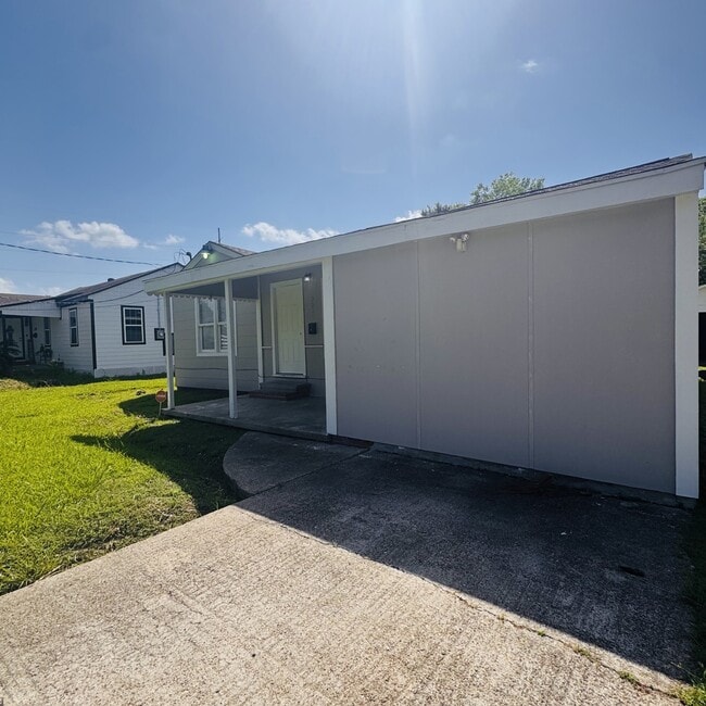 Building Photo - 3556 27th St Rental