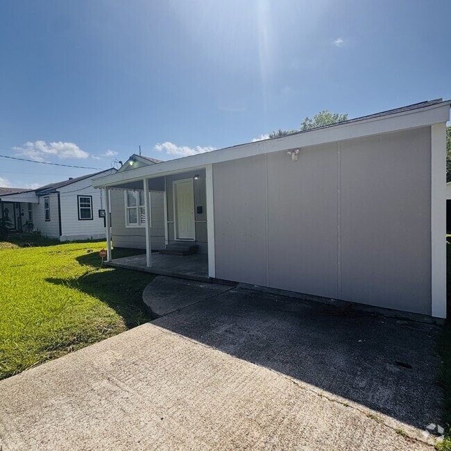 Building Photo - 3556 27th St Rental