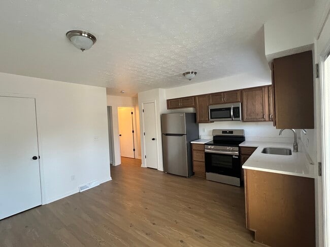 Photo - 4797 Nugent Dr