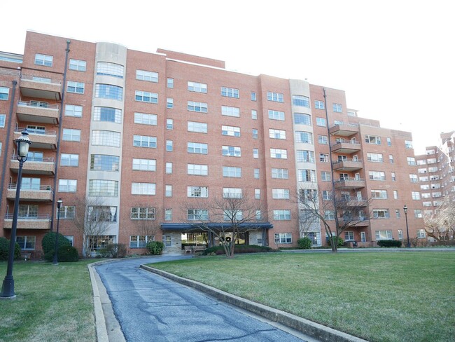 PRIME LOCATION!! Steps from JHU & Medstar ... - PRIME LOCATION!! Steps from JHU & Medstar ... Condo