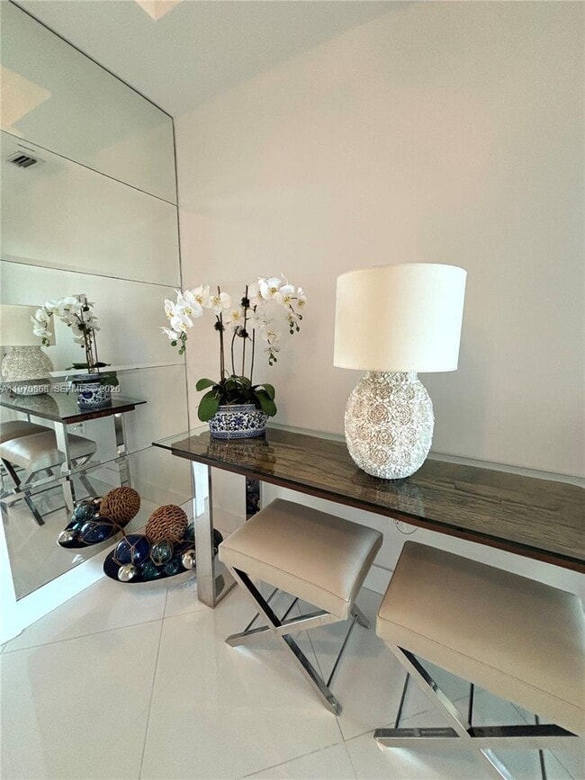Building Photo - 1 N Ocean Blvd Unit 1004
