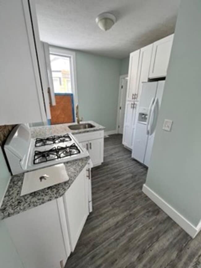 Photo - 3159-3161 Scranton Road Unit 3161, Down Front