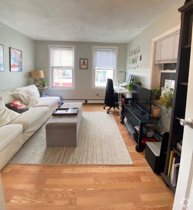 Building Photo - 137 Chelsea Rental