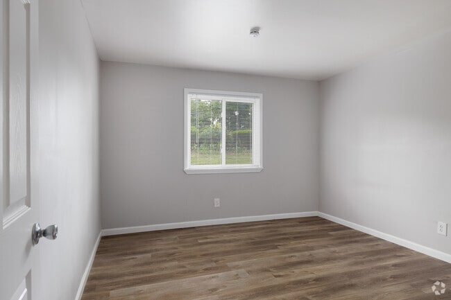 1BR, 1BA - 650SF - Bedroom