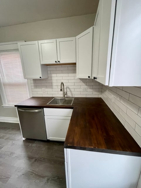 Photo - 370 Howell Ave