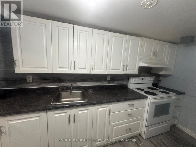 Photo - 176 Kenneth Ave