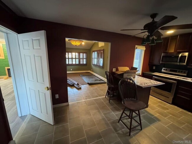 Photo - 6 Serpentine Ln