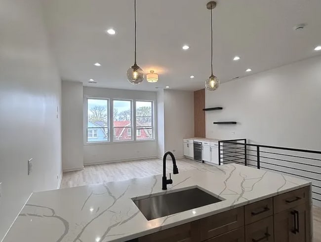 Photo - Modern 3b/2b Apartment In Humboldt Park Unidad 2