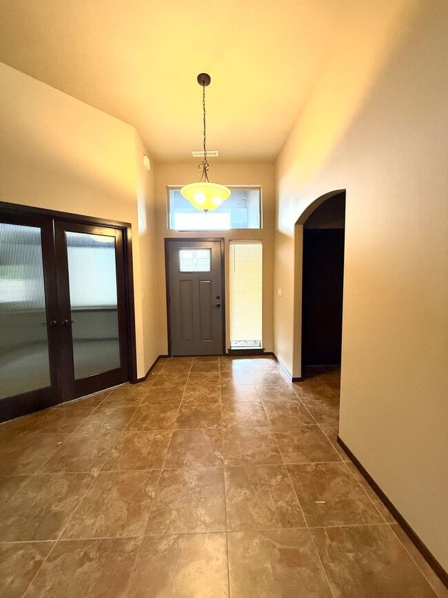 Photo - 4 bed 2 Bath off Keene