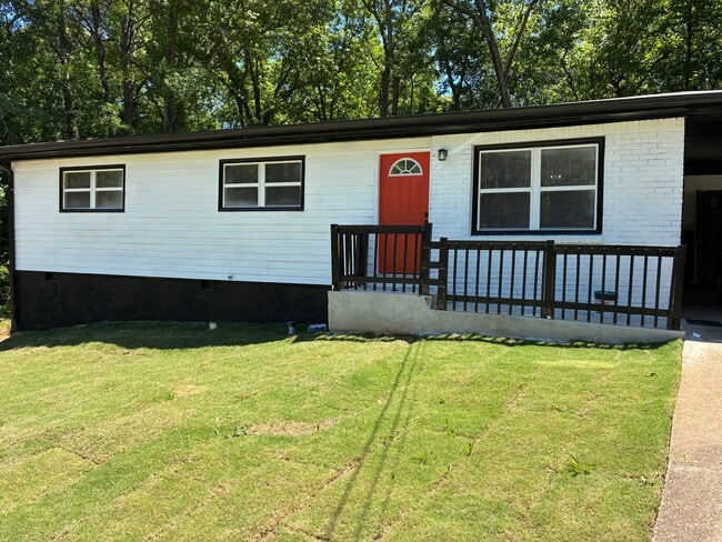 Building Photo - 6109 Oakwood Cir SW
