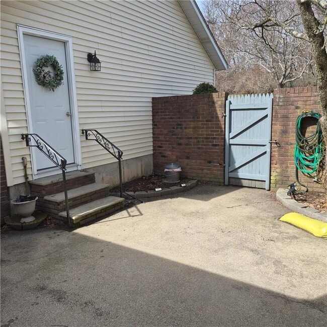 Photo - 956 Brighton Way