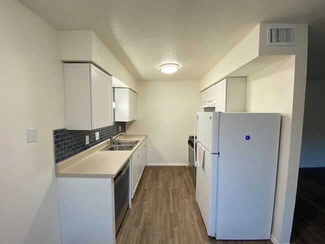 Photo - 12120 Menaul Blvd NE Unit Apt 3