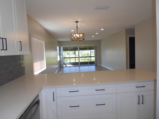 Photo - 13809 Royal Palm Ct Unit B