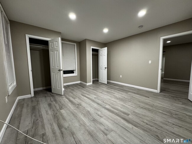 Building Photo - 17 Sherman Ave Unit 1