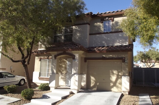 Building Photo - Northeast Las Vegas