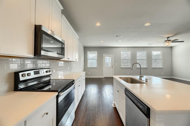 Photo - 108 Flexus Ln