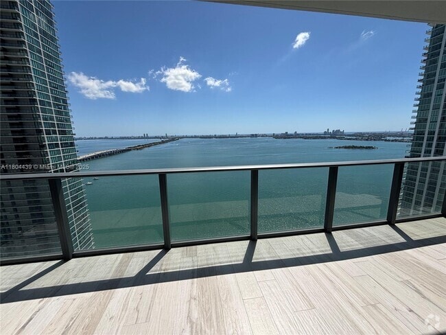 Building Photo - 480 NE 31st St Unit 3105 Rental