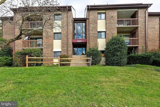 Photo - 15601 Dorset Rd Condo Unit 201