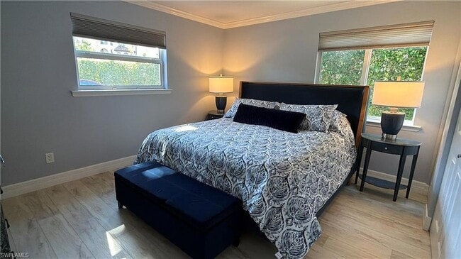 Photo - 960 7th St S