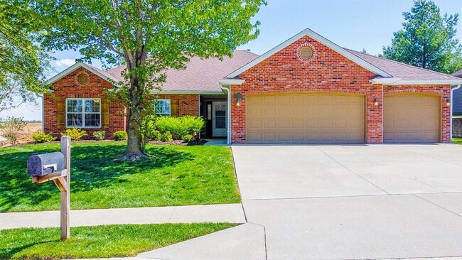 Building Photo - Charming 3 Bedroom/2 Bath in Mill Creek Manor with Spacious Garage