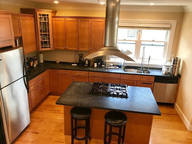 Photo - 360-362-362 Dorchester St