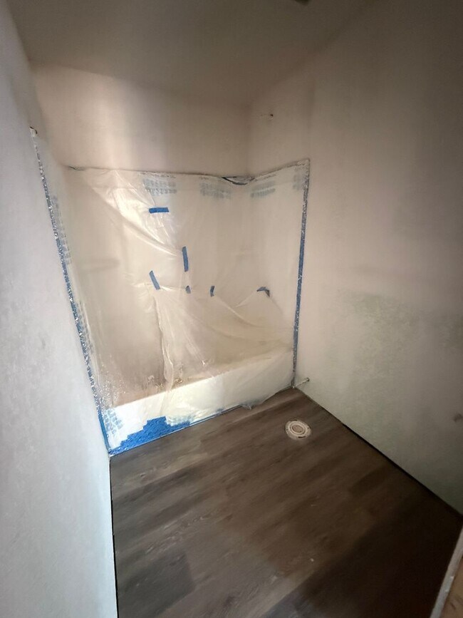 Photo - Newly Remodeled 2/1 with Large Backyard - MORE PICTURES COMING