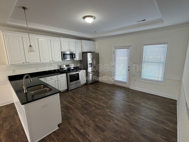 Photo - 220 Braylock Dr